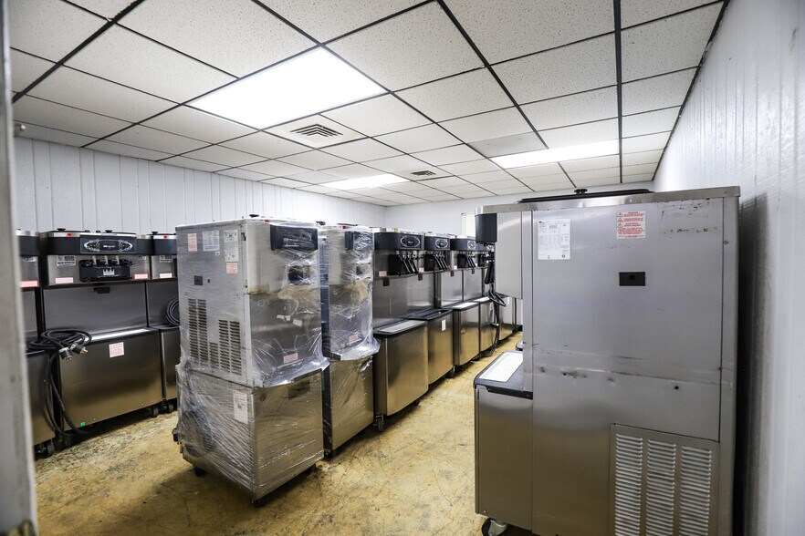 More Photos Of 2300 NW 71st Pl, Gainesville Warehouse For Lease