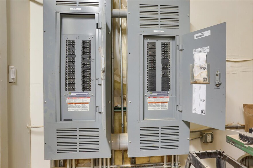 More Photos Of 7390 S Fraser St, Centennial Warehouse For Sale