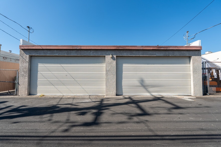 More Photos Of 5262 E Washington Blvd, Commerce Warehouse For Lease