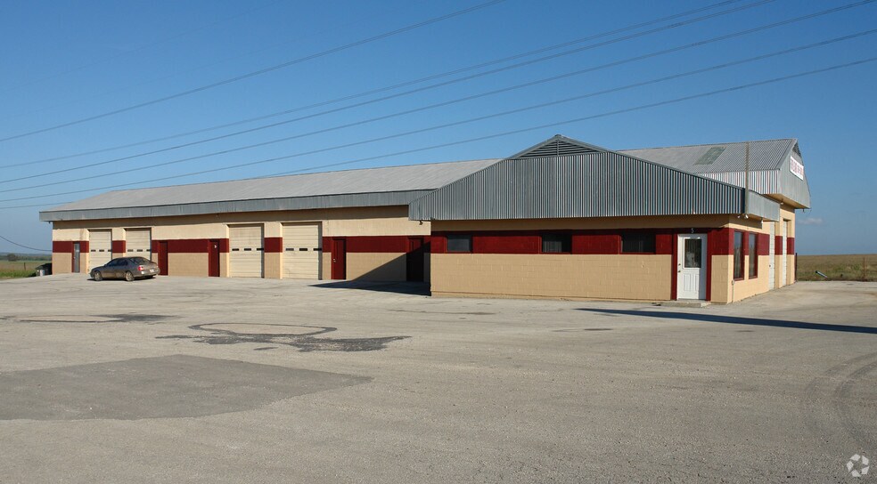 Primary Photo Of 2892 State Highway 71, Cedar Creek Warehouse For Lease