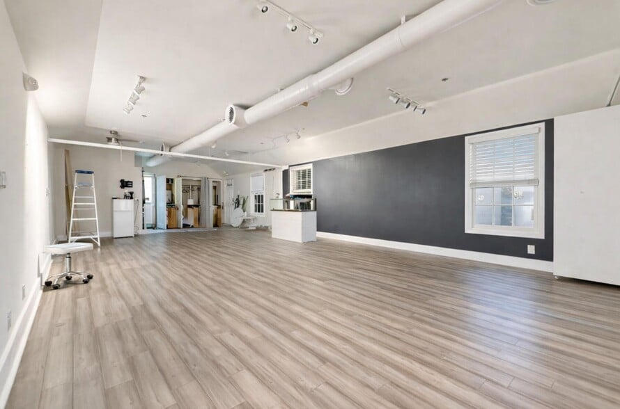 More Photos Of 1012 Truman Ave, Key West Storefront For Sale