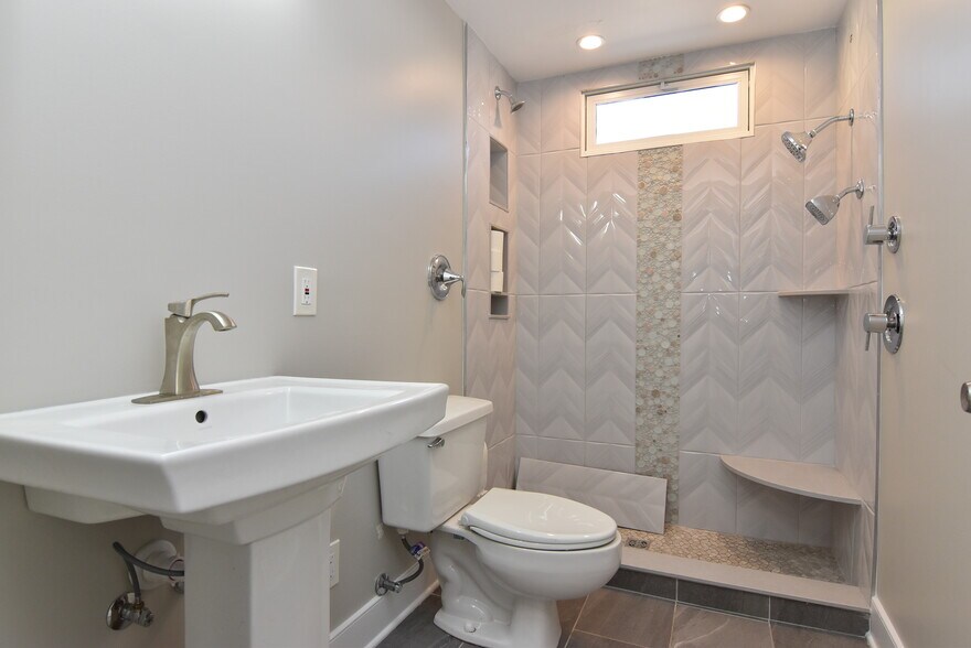 More Photos Of 18355 Coastal Hwy, Lewes Office For Lease