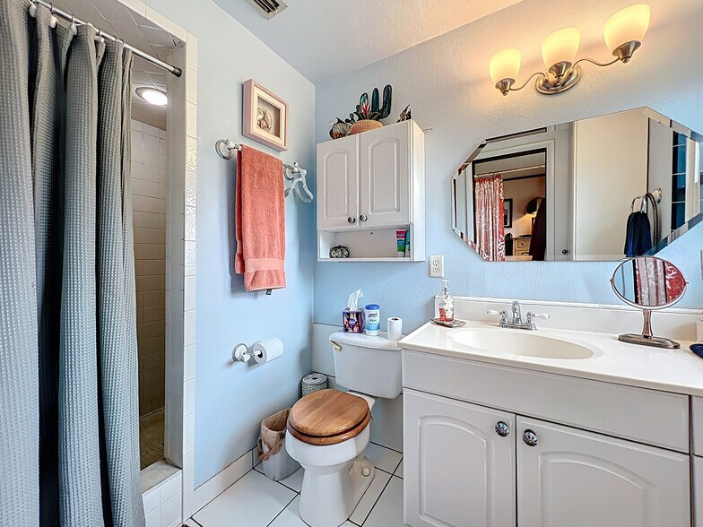 More Photos Of 7001 W Jones Ave, Mount Dora Airplane Hangar For Sale