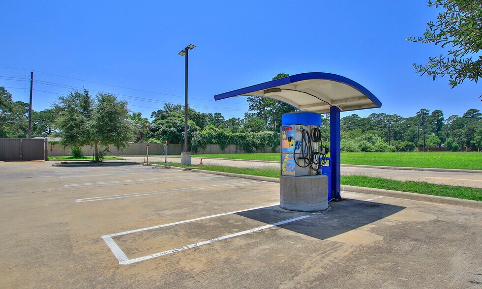 More Photos Of 12111 Cypress North Houston Rd, Cypress Carwash For Sale