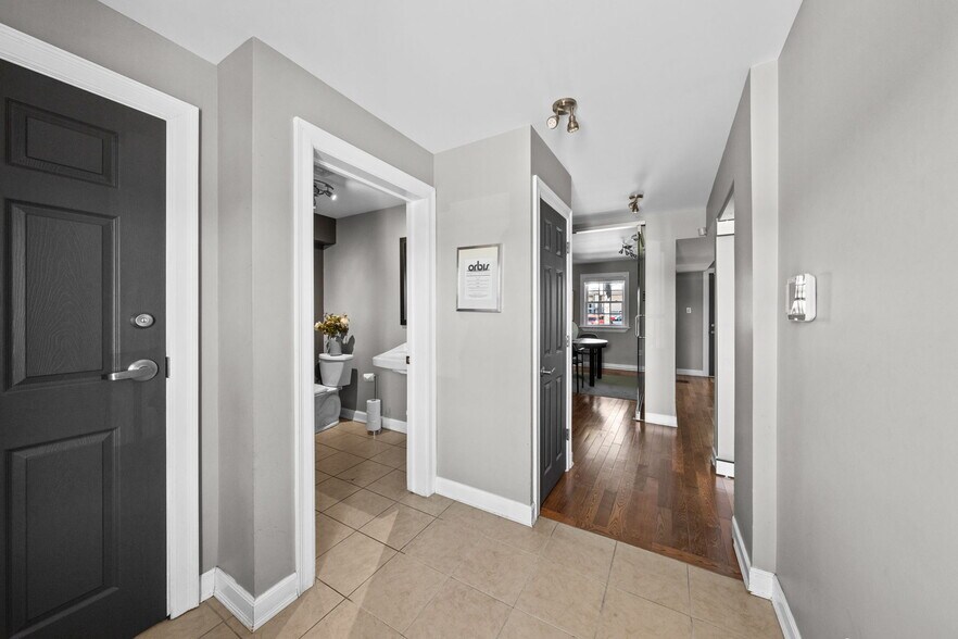 More Photos Of 5550 Manotick Main St, Ottawa Office Residential For Sale