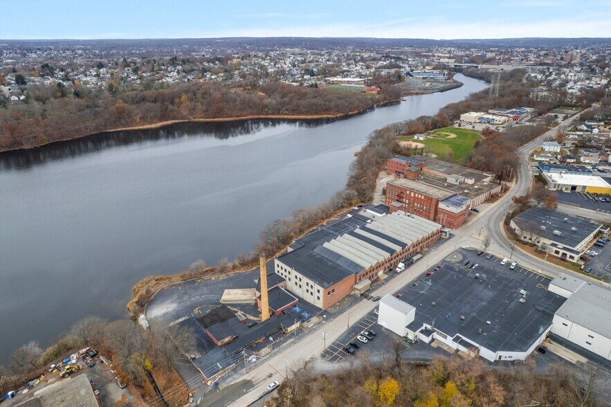 More Photos Of 727 School St, Pawtucket Manufacturing For Lease