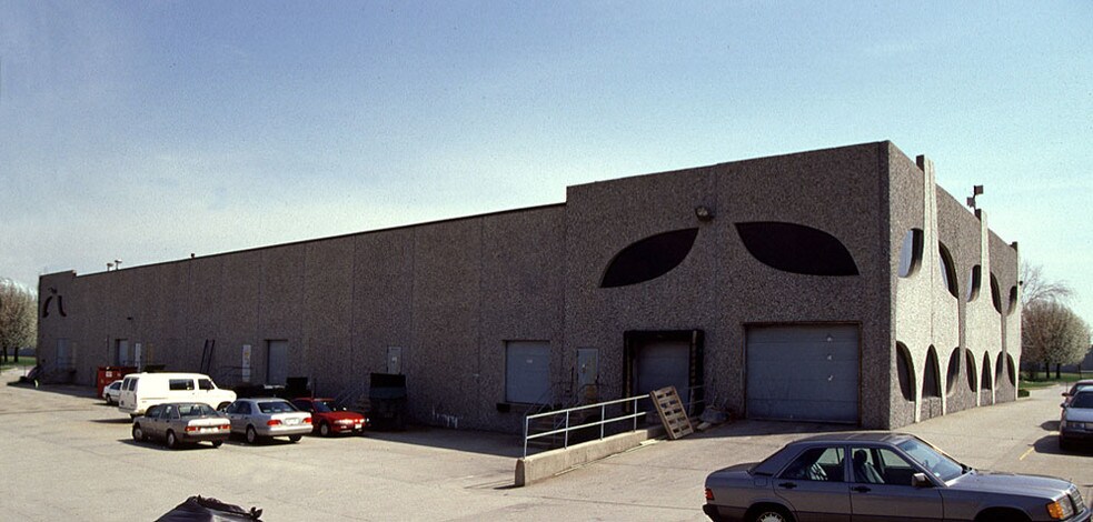 More Photos Of 80 Davids Dr, Hauppauge Warehouse For Lease