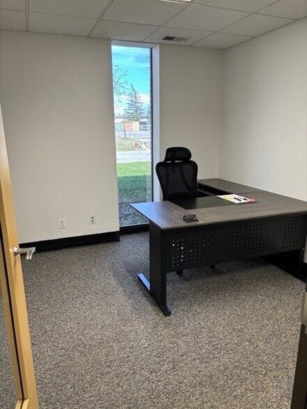 More Photos Of 37250 Plymouth Rd, Livonia Manufacturing For Lease