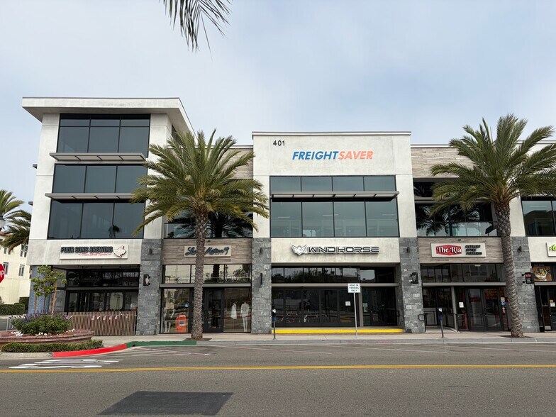 More Photos Of 401 Main St, Huntington Beach Storefront Retail Office For Lease