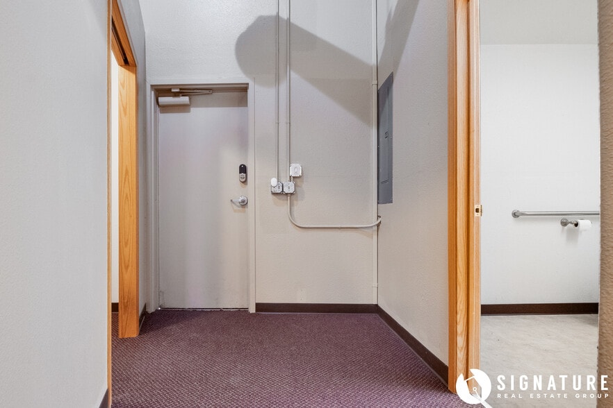 More Photos Of 1103 E Boxelder Rd, Gillette Storefront Retail Office For Sale