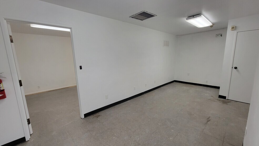 More Photos Of 2505 N Alvernon Way, Tucson Office For Sale