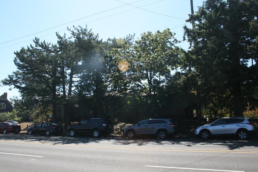 More Photos Of 6520 NE Sandy Blvd, Portland Specialty For Sale