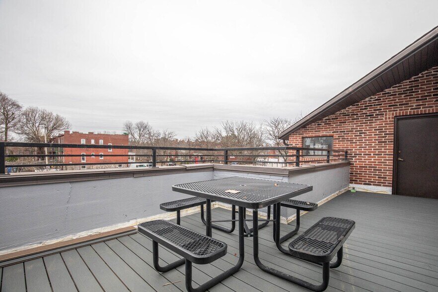 More Photos Of 3008-3030 S Grand Ave, Saint Louis Office Residential For Lease