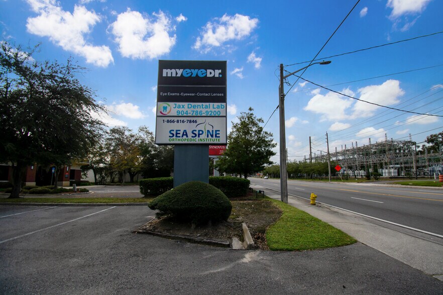 More Photos Of 949 Lane Ave S, Jacksonville Medical For Lease
