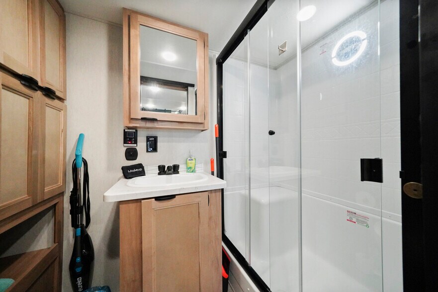 More Photos Of 1845 Oleander, Crystal Beach Trailer Camper Park For Sale