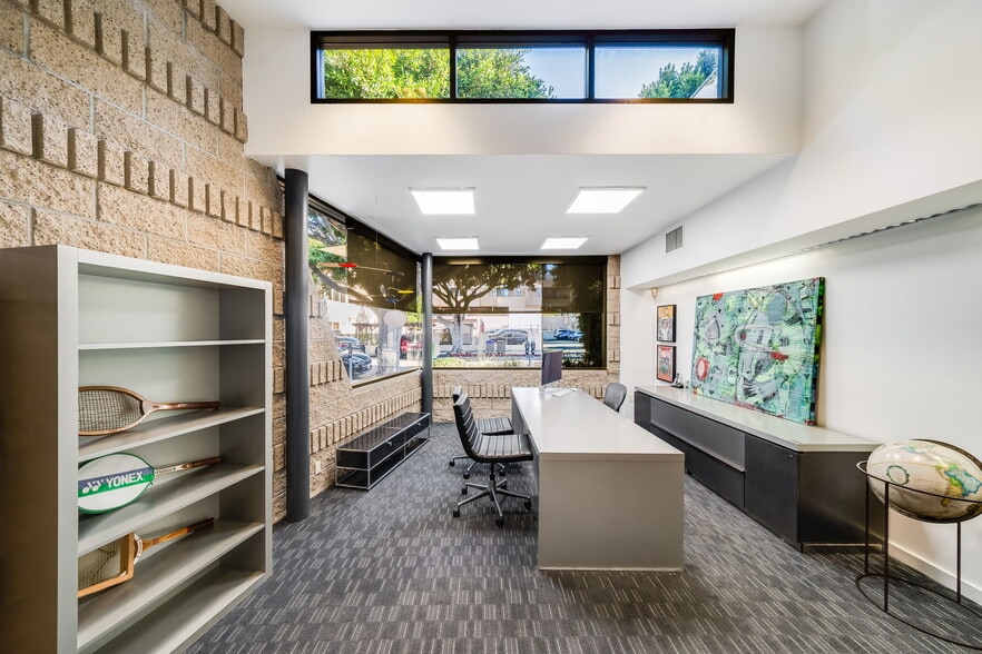 More Photos Of 385 2nd St, Laguna Beach Loft Creative Space For Sale