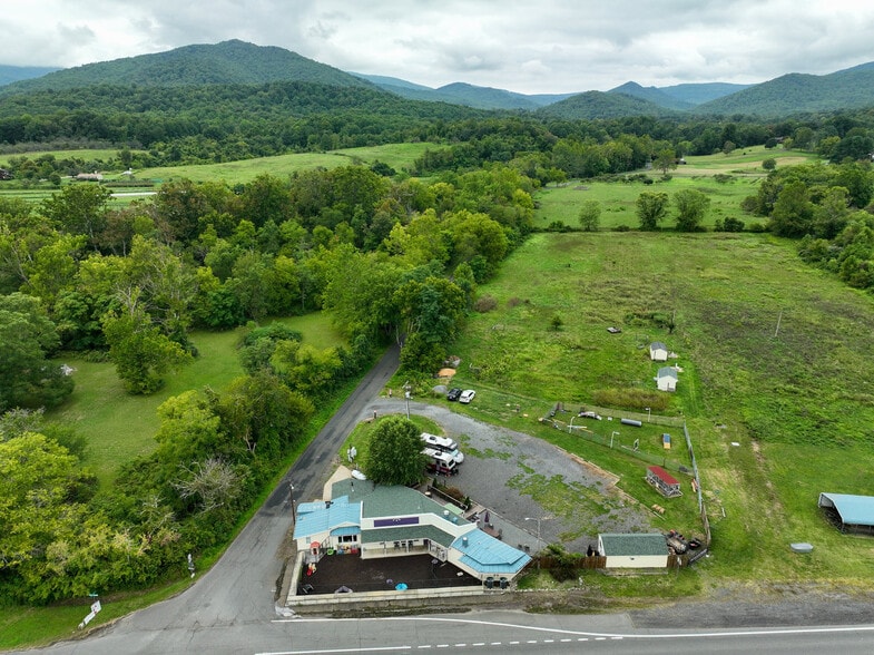More Photos Of 12167 Lee Hwy, Sperryville Veterinarian Kennel For Sale
