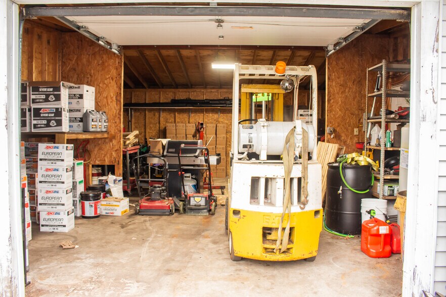 More Photos Of 8 Englewood St, Webster Auto Repair For Sale