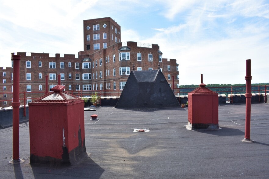 More Photos Of 186-196 Pinehurst Ave, New York Apartments For Sale