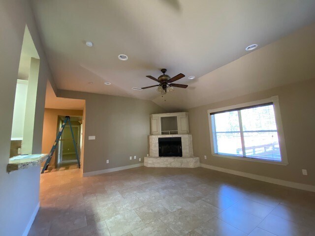 More Photos Of 16228 Huffmeister Rd, Cypress Office For Lease