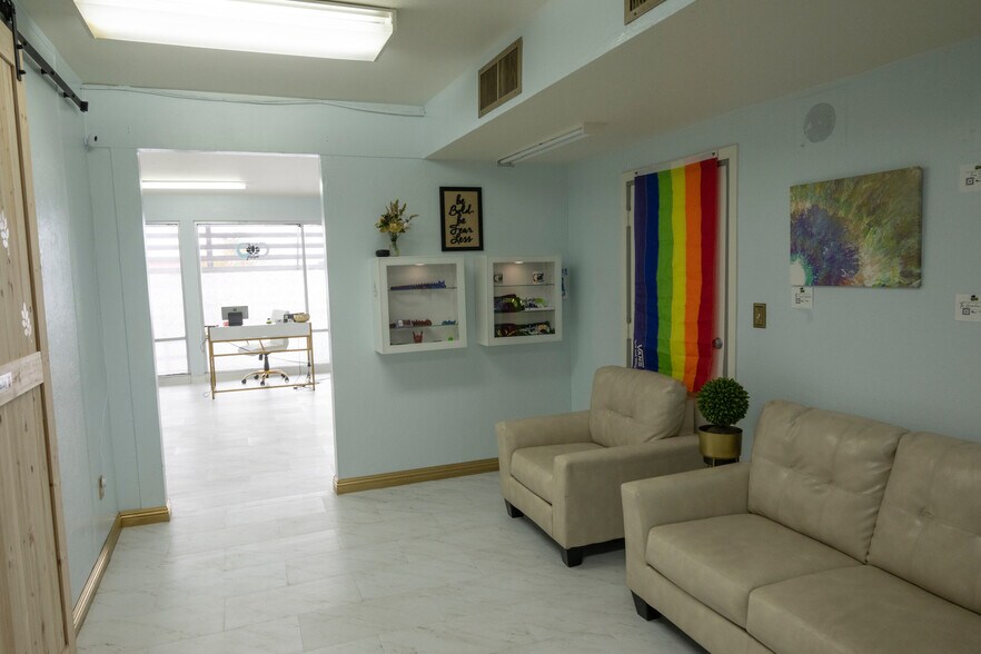 More Photos Of 4625 E Broadway Blvd, Tucson Storefront Retail Office For Lease