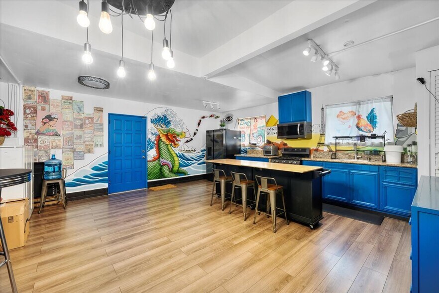 More Photos Of 3642 W 139th St, Hawthorne Movie Radio TVStudio For Lease