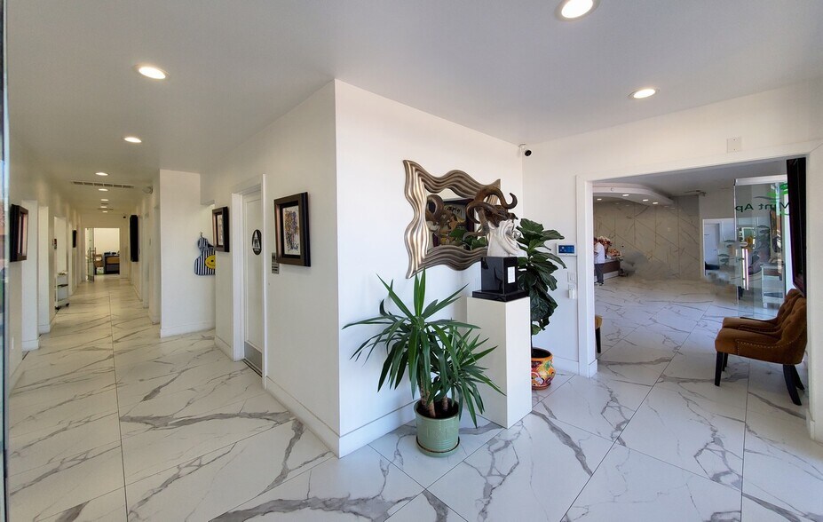 More Photos Of 12372 Garden Grove Blvd, Garden Grove Medical For Sale