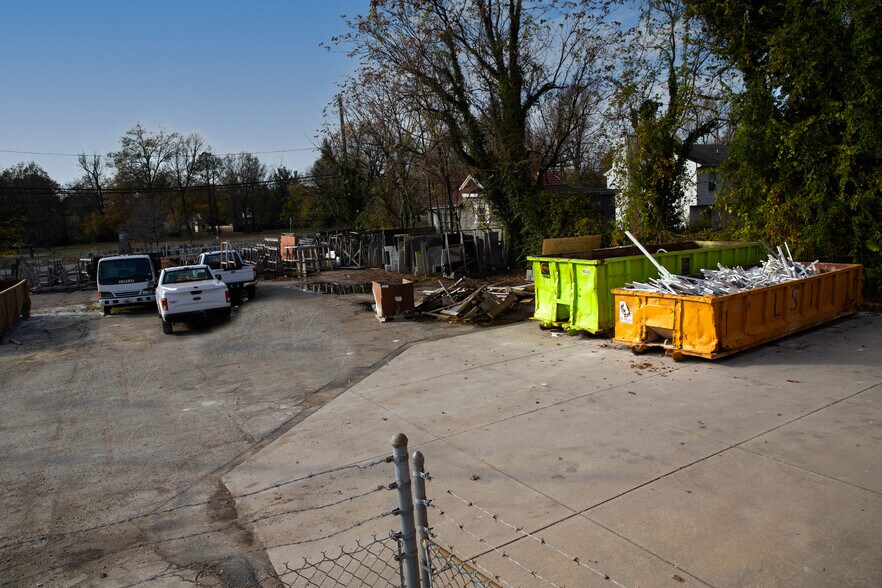 More Photos Of 3400 Windom Rd, Brentwood Manufacturing For Sale