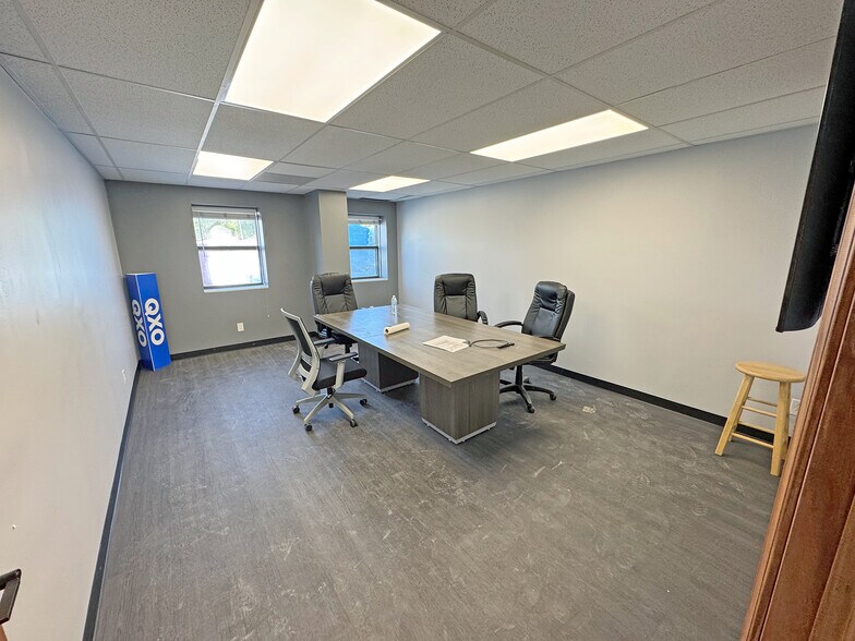 More Photos Of 3672 Highway 111, Granite City Warehouse For Sale