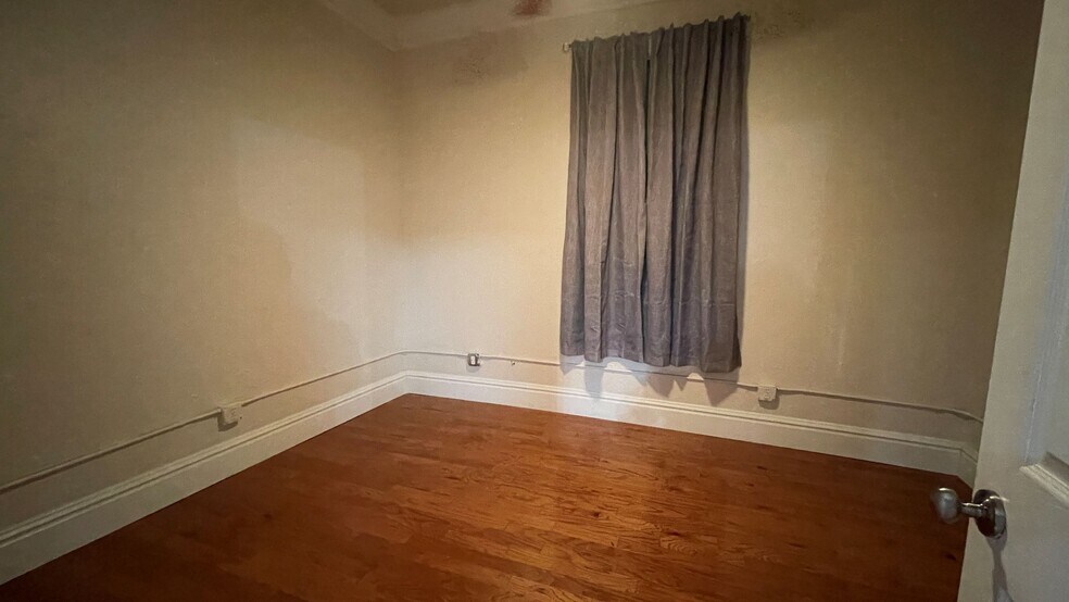 More Photos Of 415 N Muskogee Ave, Tahlequah Storefront Retail Residential For Sale