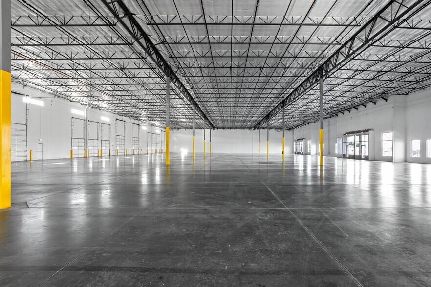 More Photos Of NWC Signal Butte & Elliot Rd, Mesa Distribution For Sale