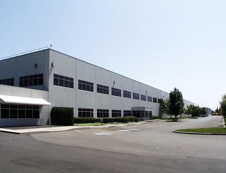 More Photos Of 15540 N Lombard St, Portland Warehouse For Lease