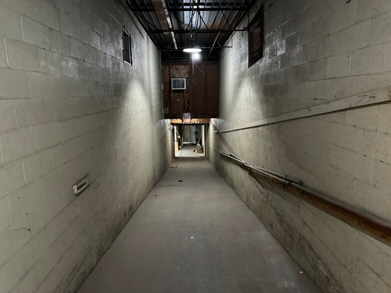 More Photos Of 1700 W Main St, Oklahoma City Warehouse For Lease