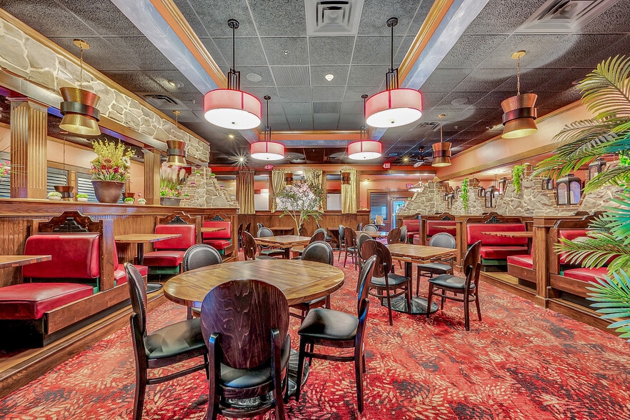 More Photos Of 821 Northern Blvd, Clarks Summit Restaurant For Sale