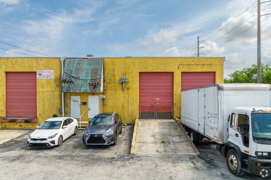 More Photos Of 4751-4797 NW 72nd Ave, Miami Warehouse For Lease