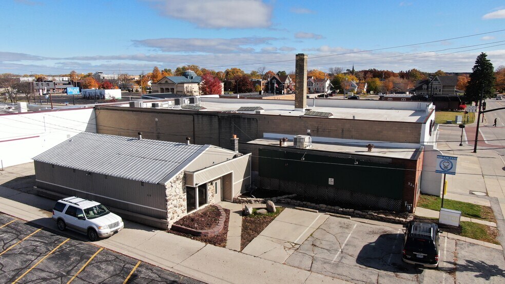 More Photos Of 519 E Walnut St, Green Bay General Retail For Lease