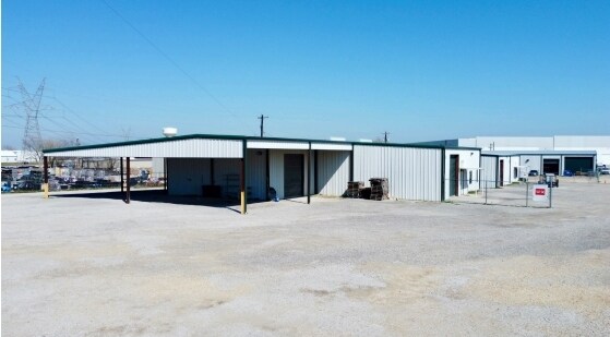 More Photos Of 13181 Harmon Rd, Fort Worth Warehouse For Sale
