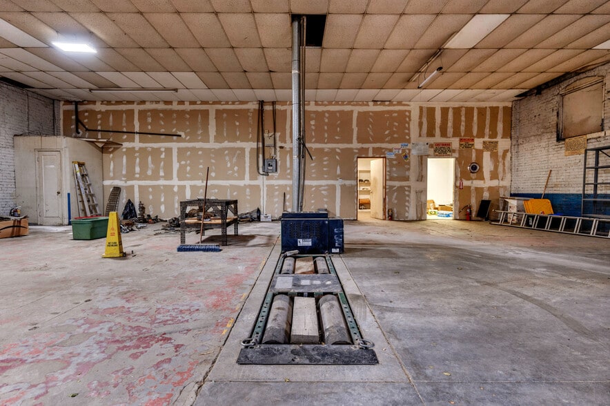 More Photos Of 201 E St, Lemoore Auto Repair For Sale