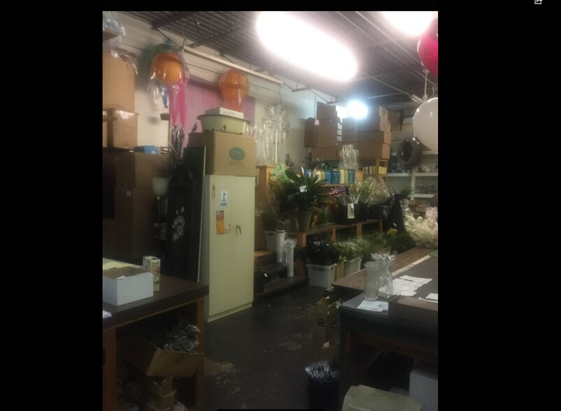 More Photos Of 8277 Market St, Youngstown Freestanding For Sale