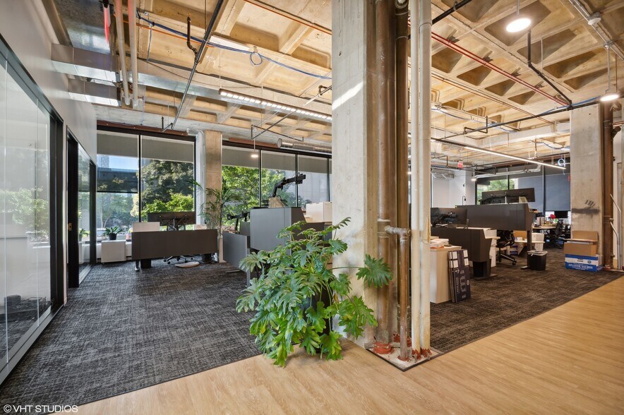 More Photos Of 6300 N River Rd, Rosemont Office For Lease