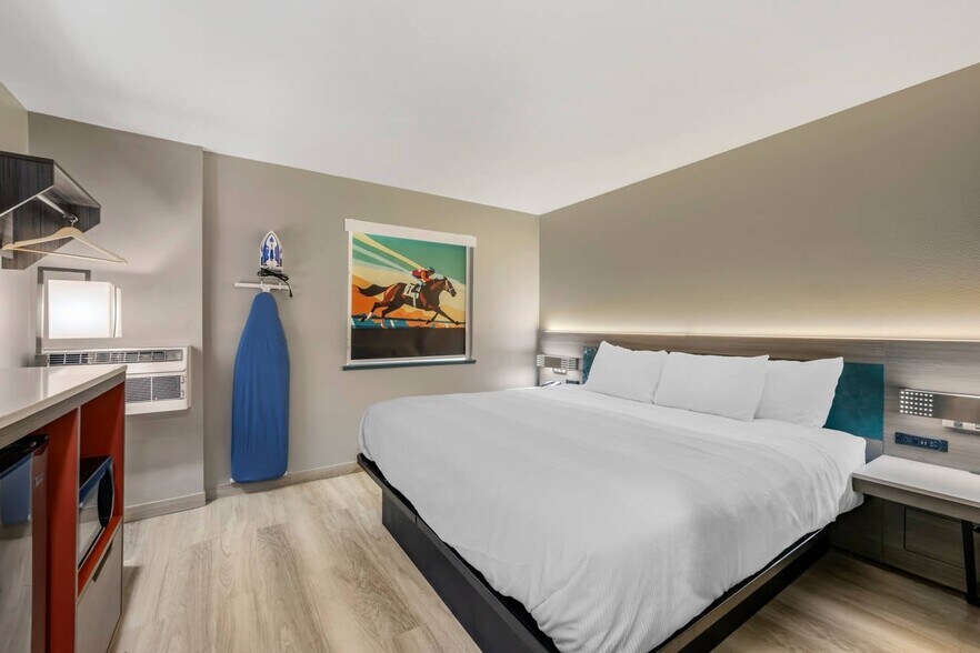More Photos Of 412 US-70, Ruidoso Hotel For Sale