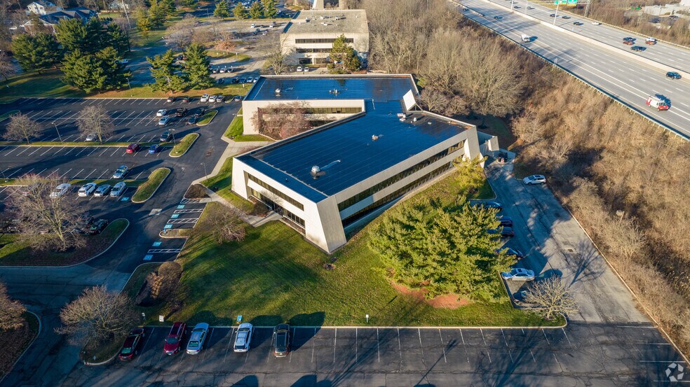 More Photos Of 250 E Wilson Bridge Rd, Worthington Office For Sale