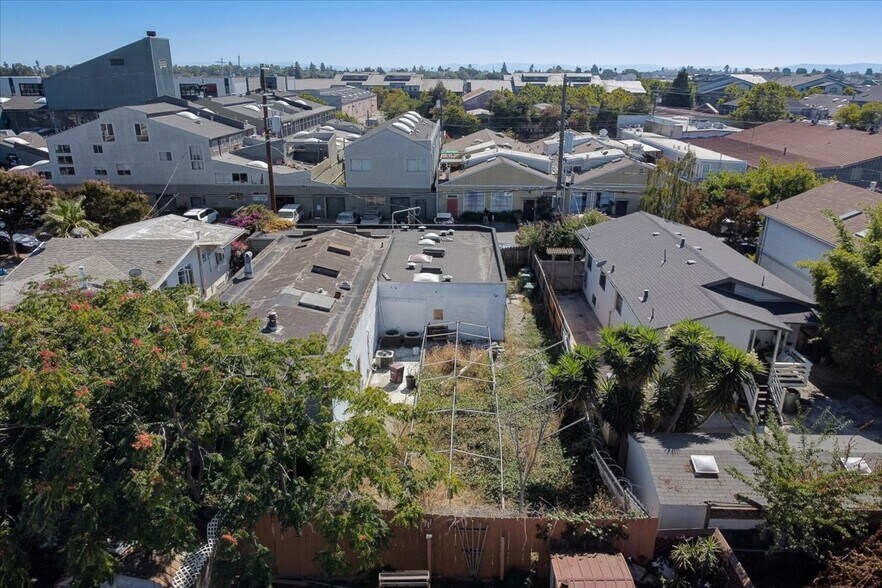 More Photos Of 2928-2930 Chapman St, Oakland Warehouse For Sale