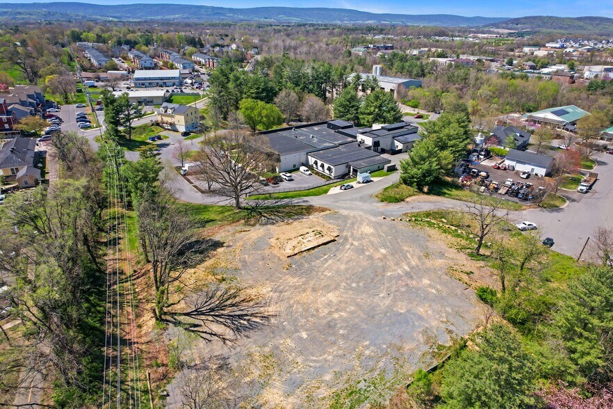 More Photos Of 230 N Brewster, Purcellville Land For Sale