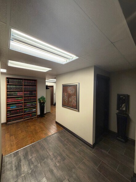 More Photos Of 9320 Jasper Ave NW, Edmonton Office For Sale