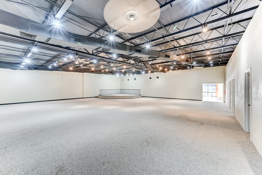 More Photos Of 9802 Whithorn Dr, Houston Office For Sale