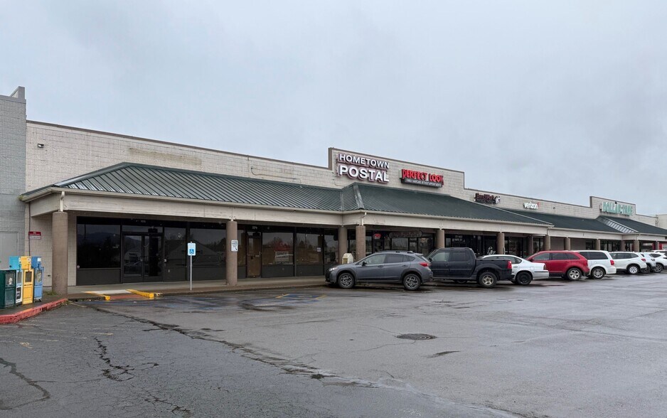 Primary Photo Of 138-174 W Ellendale Ave, Dallas Freestanding For Lease