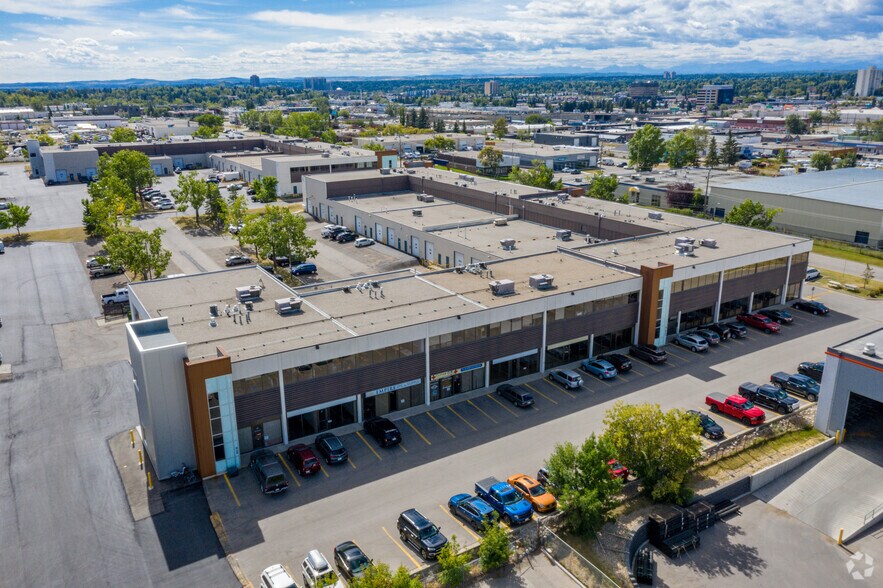 More Photos Of 6020 2nd St SE, Calgary Showroom For Lease