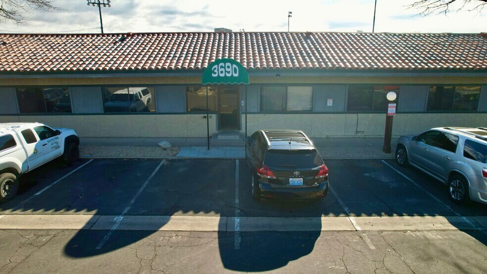 More Photos Of 3690 Grant Dr, Reno Office For Lease