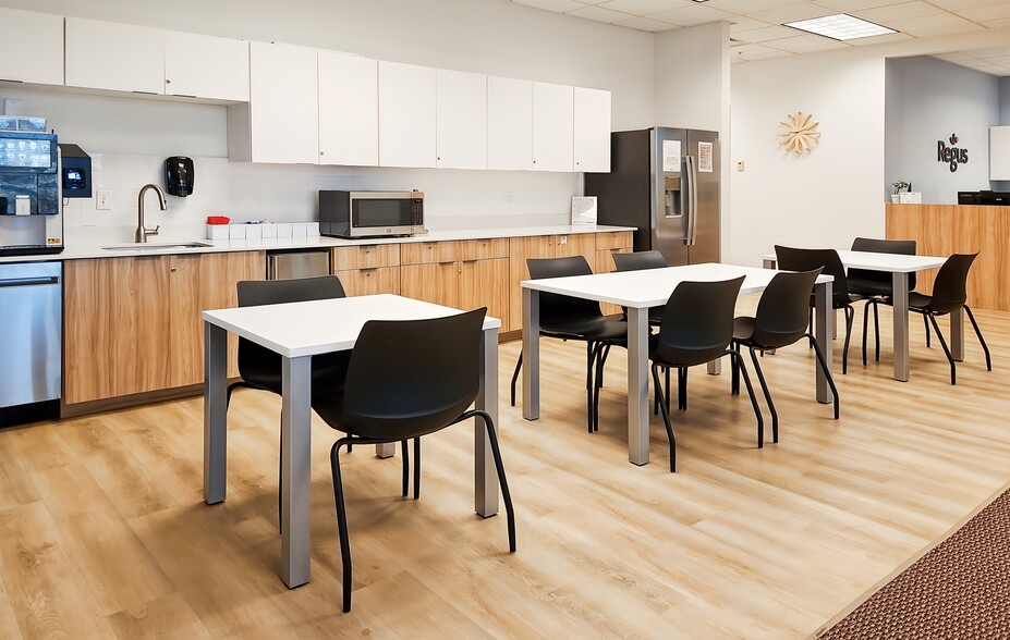 More Photos Of 1412 S Legend Hills Dr, Clearfield Coworking Space